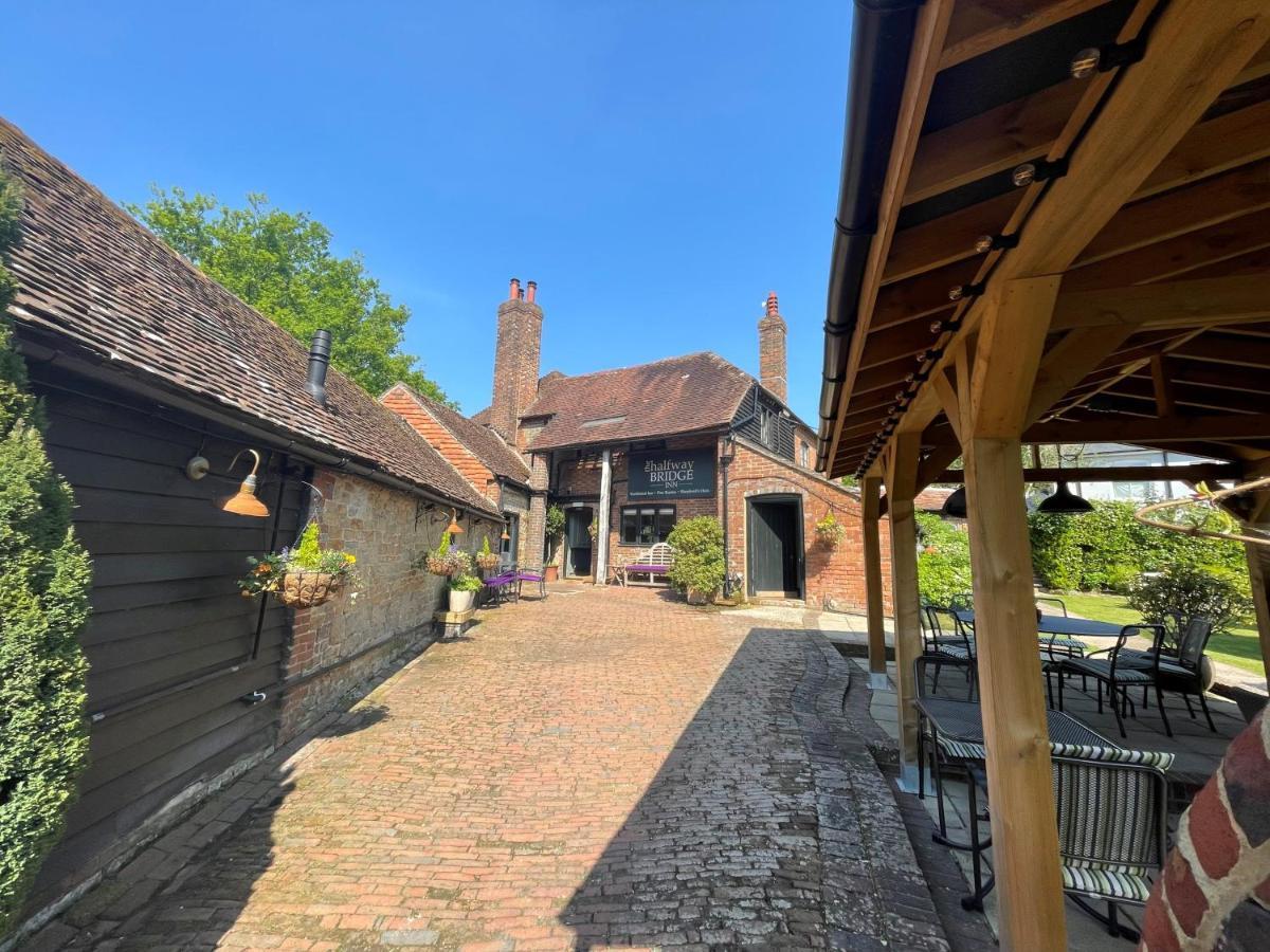 Hotel Halfway Bridge Midhurst Exterior foto